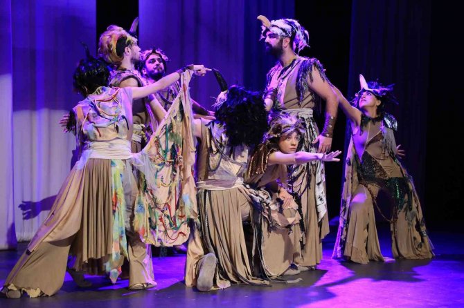 Antalya’da 18 Bin 650 Çocuk Tiyatro İle Buluştu