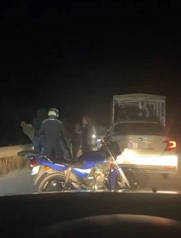 Antalya’da Su Kanalına Adam Atma Kavgası