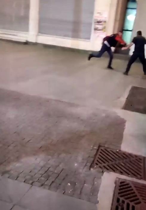 Kavga Ettiği Kişiyi Bıçaklamaya Çalıştı