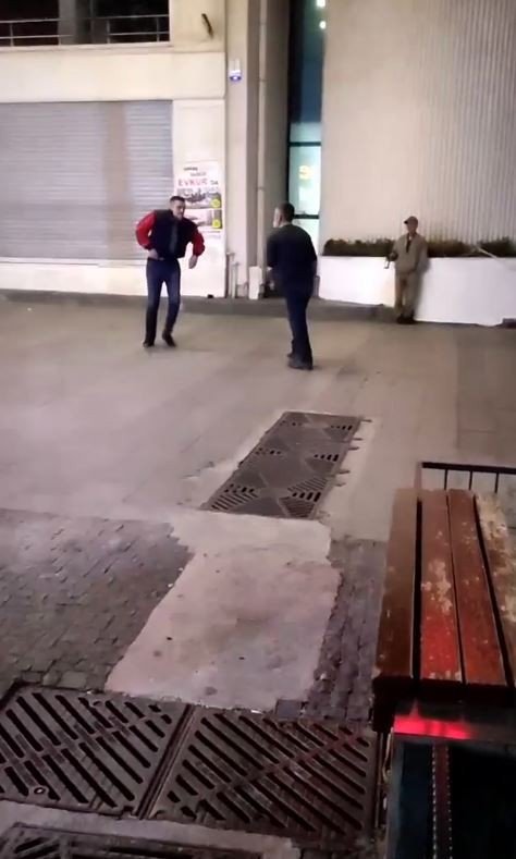 Kavga Ettiği Kişiyi Bıçaklamaya Çalıştı