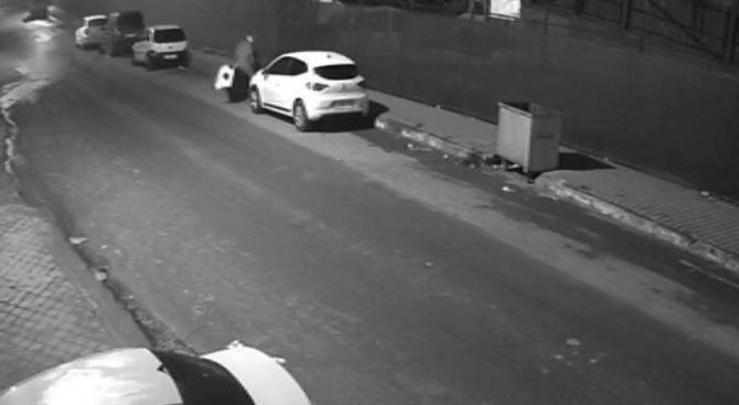 Ataşehir’de Otomobillerden Hırsızlık Yapan 2 Şüpheli Yakalandı