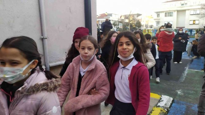 İ̇stanbul’da Öğrenciler Ders Başı Yaptı