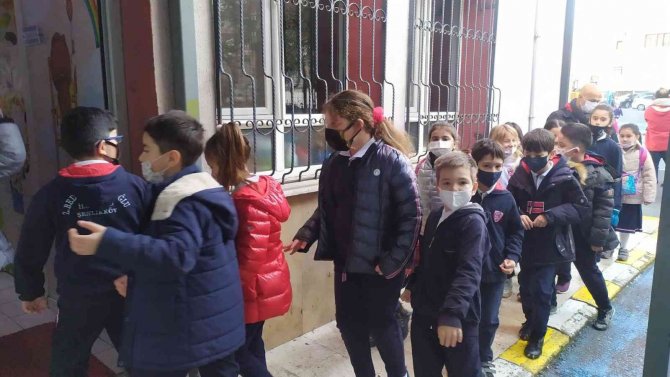 İ̇stanbul’da Öğrenciler Ders Başı Yaptı