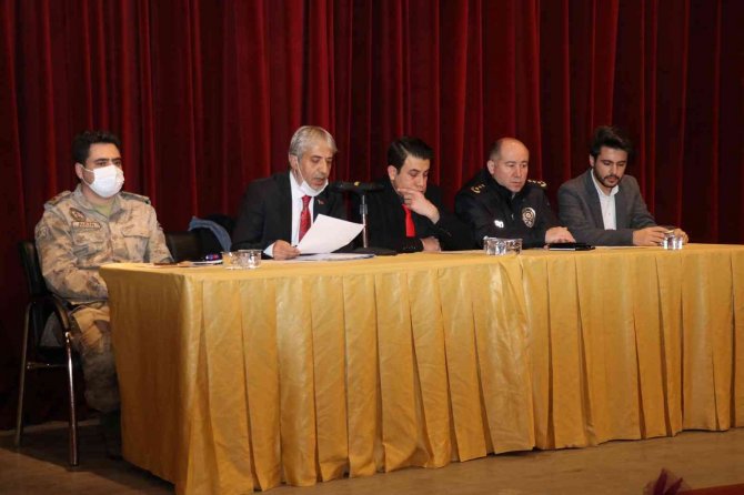 Ahlat’ta ‘Okul Güvenliği’ Toplantısı