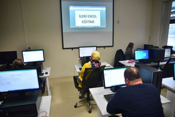 Büyükşehir Eğitimde Hız Kesmiyor