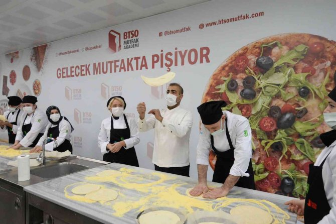 Btso Mutfak Akademi İle Hayâllerinin Peşinde Koşuyorlar