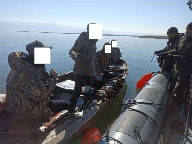 Kaçak Avcılara Göz Açtırmıyorlar
