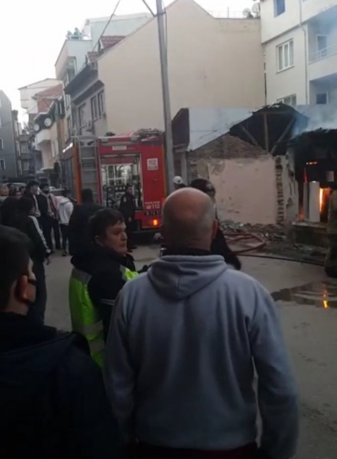 Bursa’da Tek Katlı Ev Alevlere Teslim Oldu