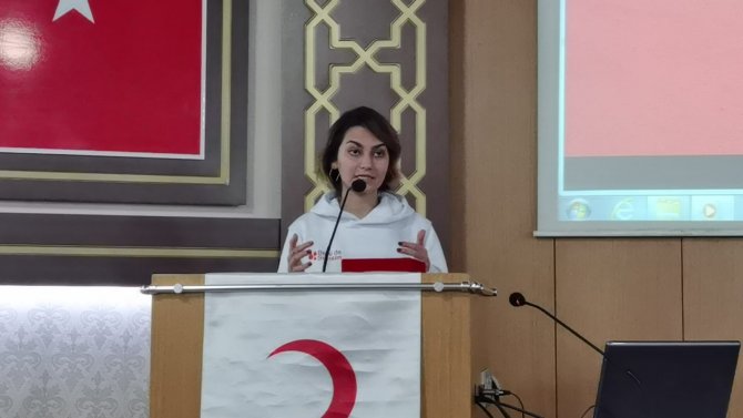 Tıp Fakültesi Öğrencisi Hem Kendine, Hem De Yaşlı Kadına Hayat Oldu