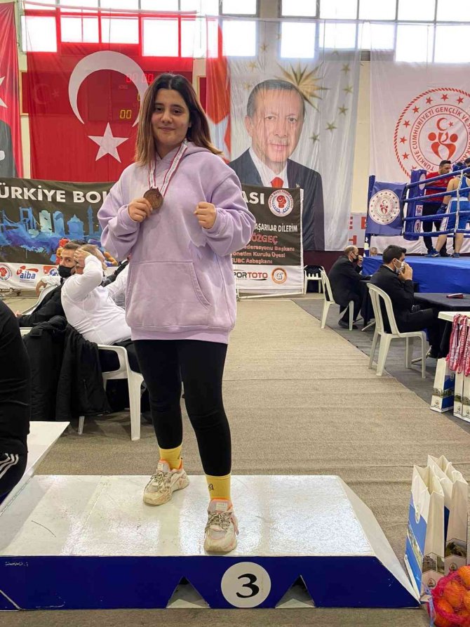 Samsun’dan 2 Sporcu Türkiye Gençler Boks Şampiyonası’nda Dereceye Girdi