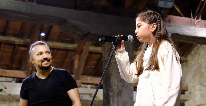 Barış Manço “Adam Olacak Çocuk” İle Anıldı