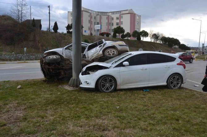 Çanakkale’de Trafik Kazası: 1 Ölü, 1 Yaralı