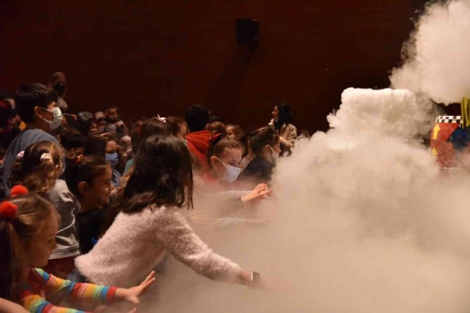 Bilim Şenliğine Katılan Çocuklar Hem Eğlendi Hem Öğrendi