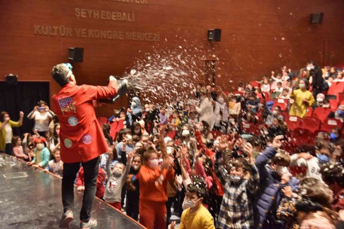 Bilim Şenliğine Katılan Çocuklar Hem Eğlendi Hem Öğrendi