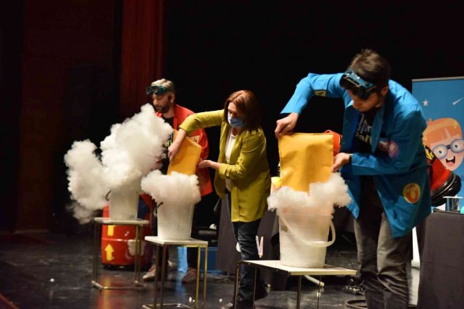 Bilim Şenliğine Katılan Çocuklar Hem Eğlendi Hem Öğrendi