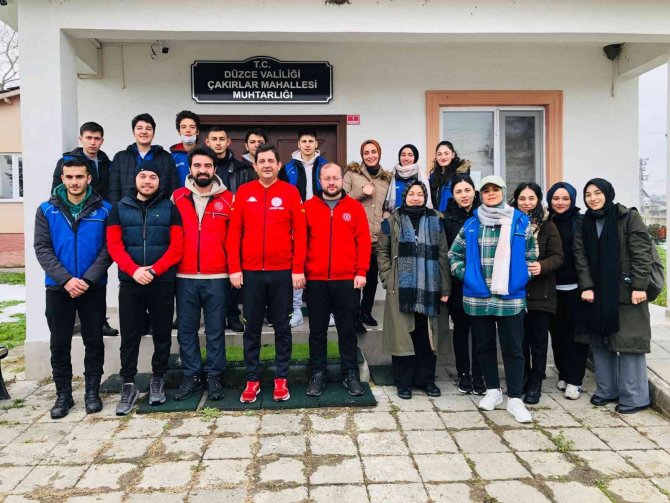 Düzce’de Gençler Doğal Parkurda Yürüyüş Yaptı