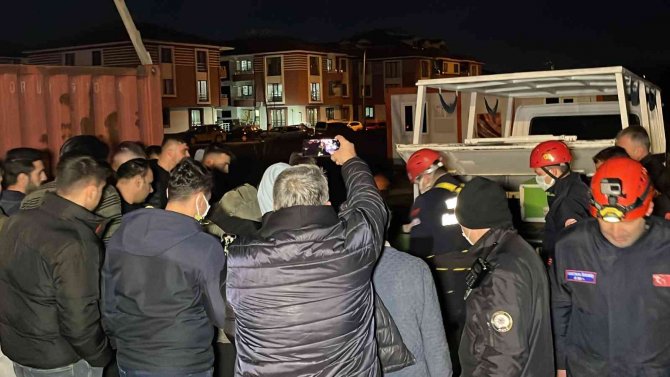 Dere Kenarında Oynayan Çocuklar Ceset Buldu