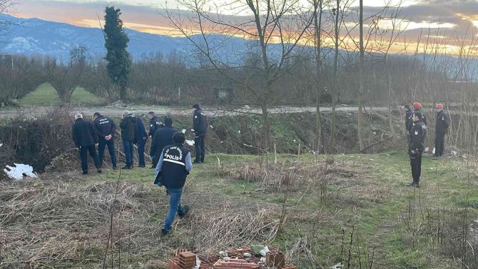 Dere Kenarında Oynayan Çocuklar Ceset Buldu