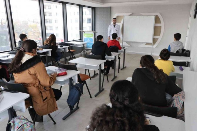 Kayapınar Eğitim Akademisinden 538 Öğrenci Ücretsiz Yararlanıyor