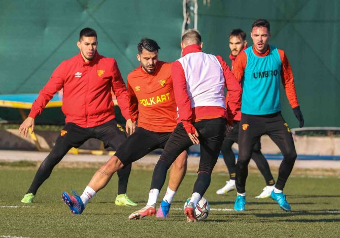 Göztepe’de Beşiktaş Mesaisi Başladı