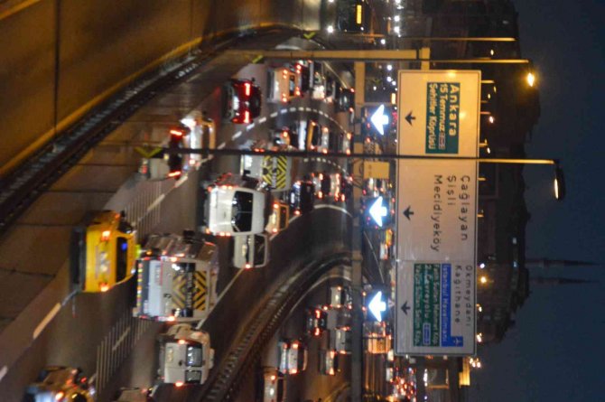 İ̇stanbul’da İlk İş Gününde Trafik Yoğunluğu