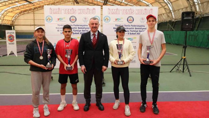 Başkan Büyükakın’dan Tenis Kortları Müjdesi
