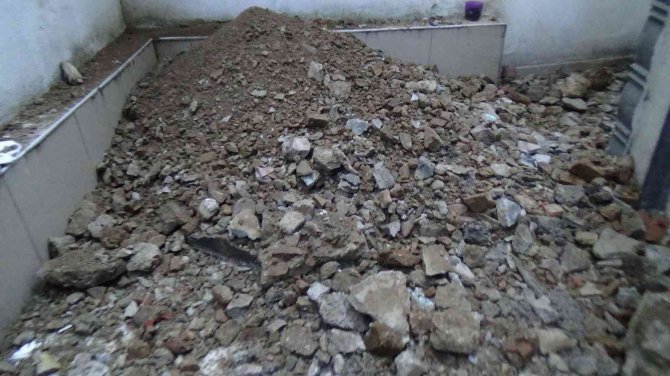 Kağıthane’de 5 Katlı Binanın Zemin Katında Kısmi Çökme Meydana Geldi: Bina Tahliye Edildi