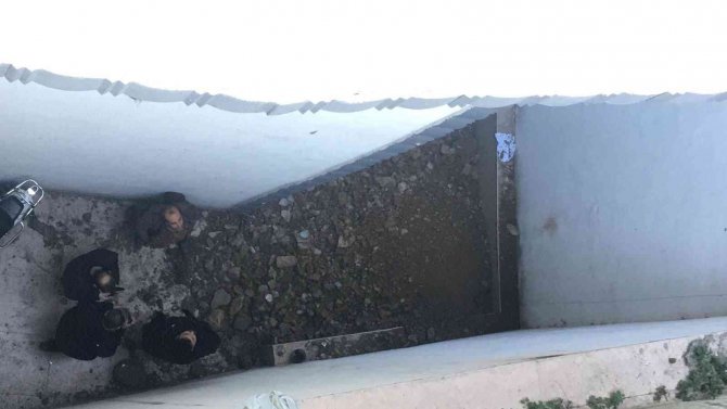 Kağıthane’de 5 Katlı Binanın Zemin Katında Kısmi Çökme Meydana Geldi: Bina Tahliye Edildi