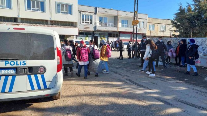 Kahta Polisi, Okulun İlk Gününde Denetim Gerçekleştirdi