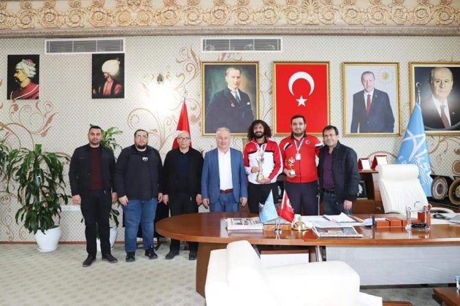 Manavgat İ̇şitme Engelliler Voleybol Takımı Türkiye Şampiyonasında İkinci Oldu