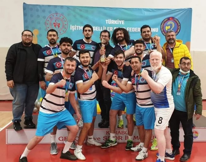 Manavgat İ̇şitme Engelliler Voleybol Takımı Türkiye Şampiyonasında İkinci Oldu
