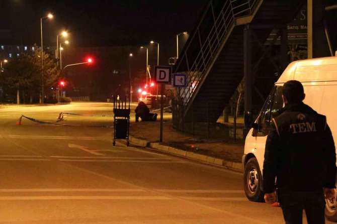 İ̇l Emniyet Müdürlüğü Yakınında Unutulan Valiz Ekipleri Harekete Geçirdi