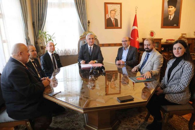100 Yıllık Tarih Sanal Kütüphaneye Taşınıyor