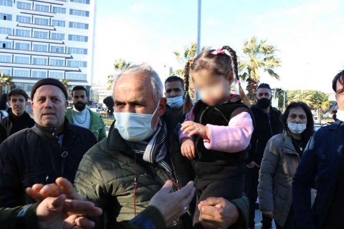 6 Çocukla Parka Giden Aile 2,5 Yaşındaki Kız Çocuğunu Kaybetti