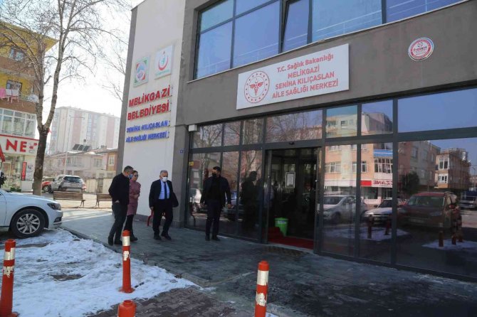 Büyükkılıç’tan Aile Sağlığı Merkezine Ve Eczanelere Ziyaret