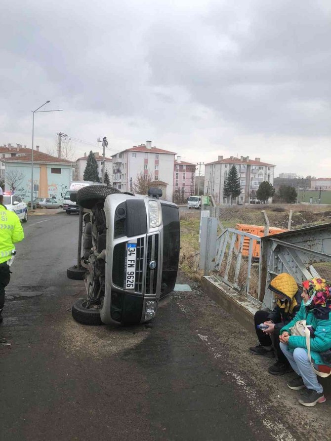 Tekirdağ’da Köprüde Araç Devrildi: 1 Yaralı