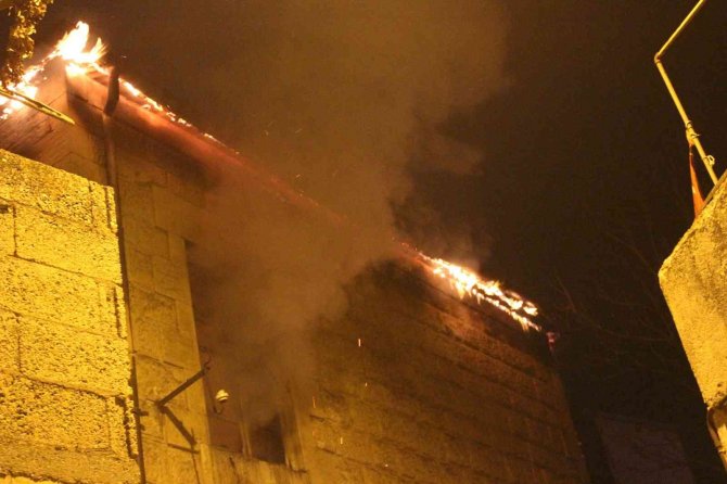 Kilis’te Korkutan Yangın