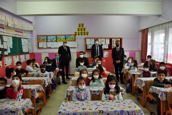 Yarıyıl Tatili Sona Erdi: Kırıkkale’de Binlerce Öğrenci Okula Döndü