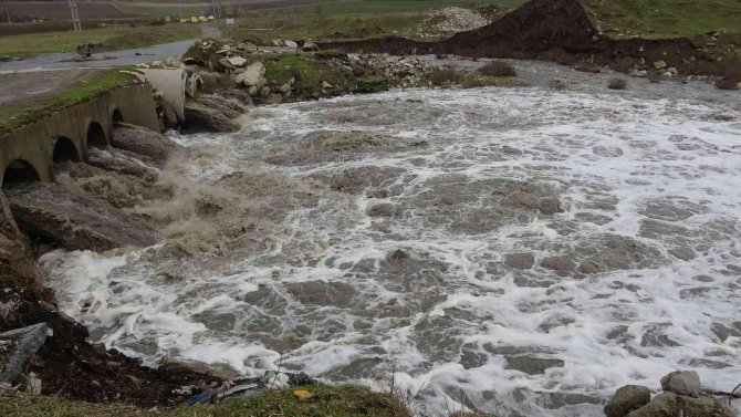 Çorlu Deresi’nin Debisi Yükseldi