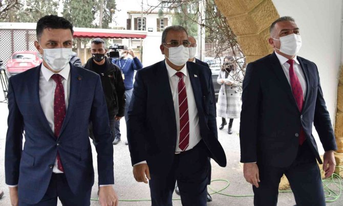 Kktc’de Başbakan Sucuoğlu, Koalisyon Hükümetinin İstifasını Sundu