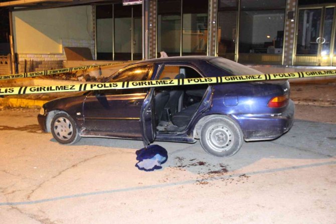 Otomobilinde Pompalı Tüfekle Saldırıya Uğrayan Şahıs Yaralandı