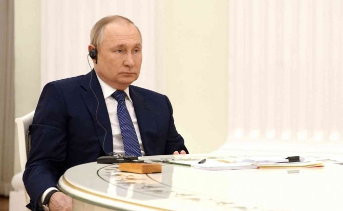 Kremlin Sarayı’nda Putin-macron Görüşmesi Başladı
