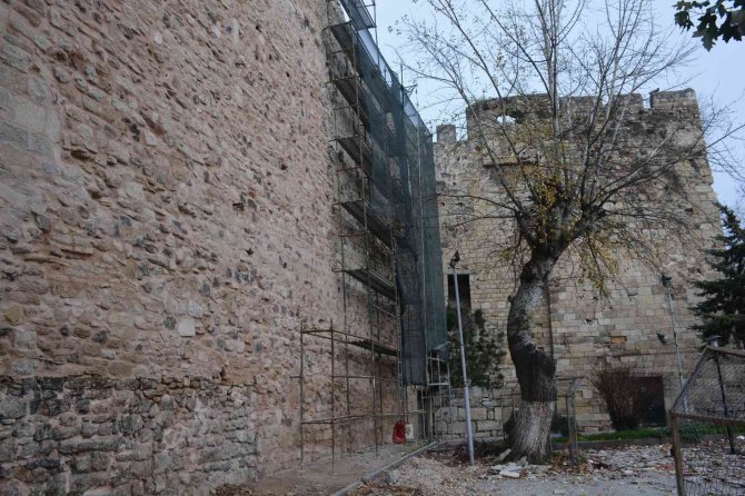 Sinop’un Tarihi Kale Surları Restorasyonu Devam Ediyor