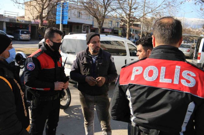 Suriyeli Aile Dolandırılmaktan Son Anda Kurtuldu