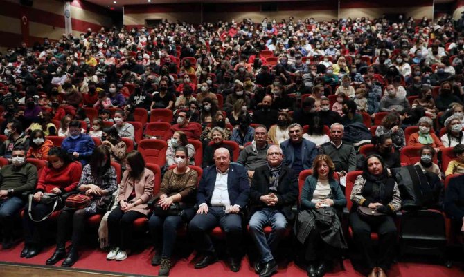 ‘Papaz Kaçtı’ İzleyicisini Kahkahaya Boğdu