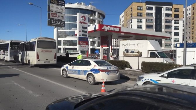 Zincirleme Kazada 4 Kişi Yaralandı