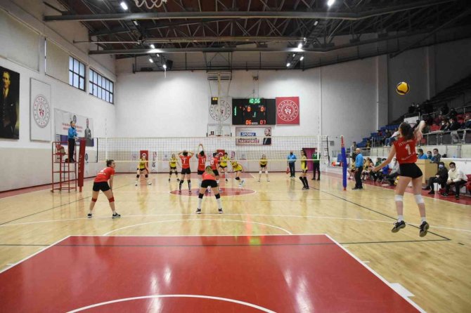 İ̇şitme Engelliler Kadınlar Voleybol Şampiyonası Karabük’te Başladı