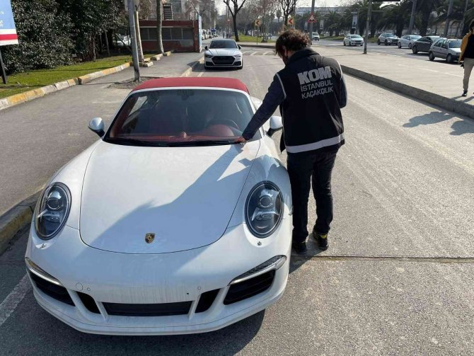İ̇stanbul Emniyetinden "Lüks Otomobil" Kaçakçılarına Operasyon