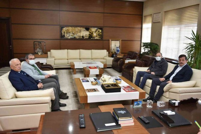 İ̇l Sağlık Müdürü Sobacı’dan Başkan Aşgın’a Teşekkür Belgesi