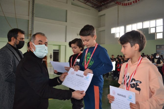 Tatilde Spor Yaparak Kazandılar